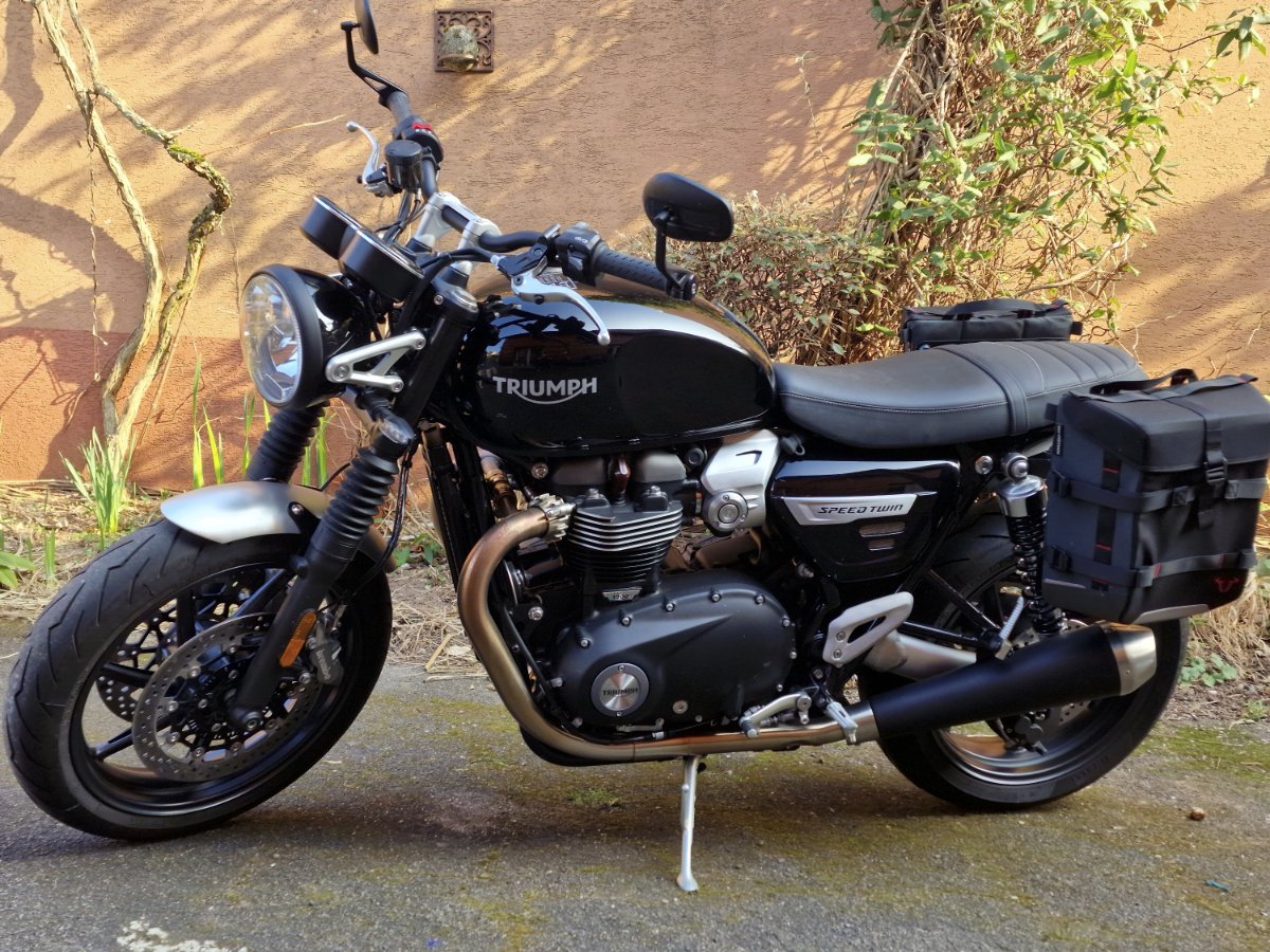 Speed twin.jpg