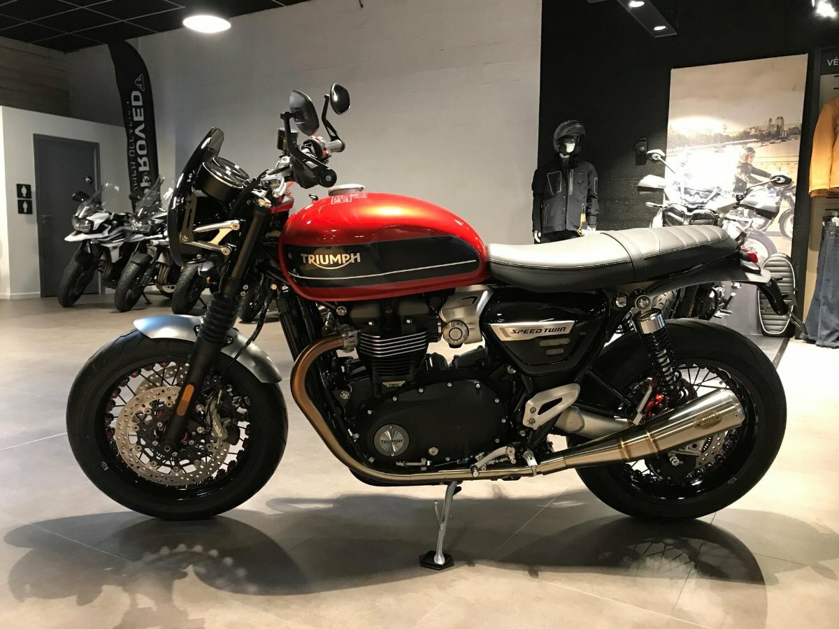 photo-triumph-1200-speed-twin-a2bf11edc6a40e1c87f7abfd33e55380-1920x1440.jpg