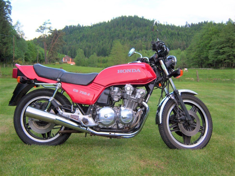 Honda CB 1.jpg