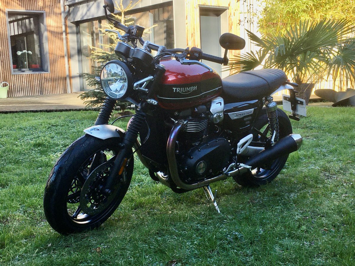Triumph Speed Twin 01.jpg