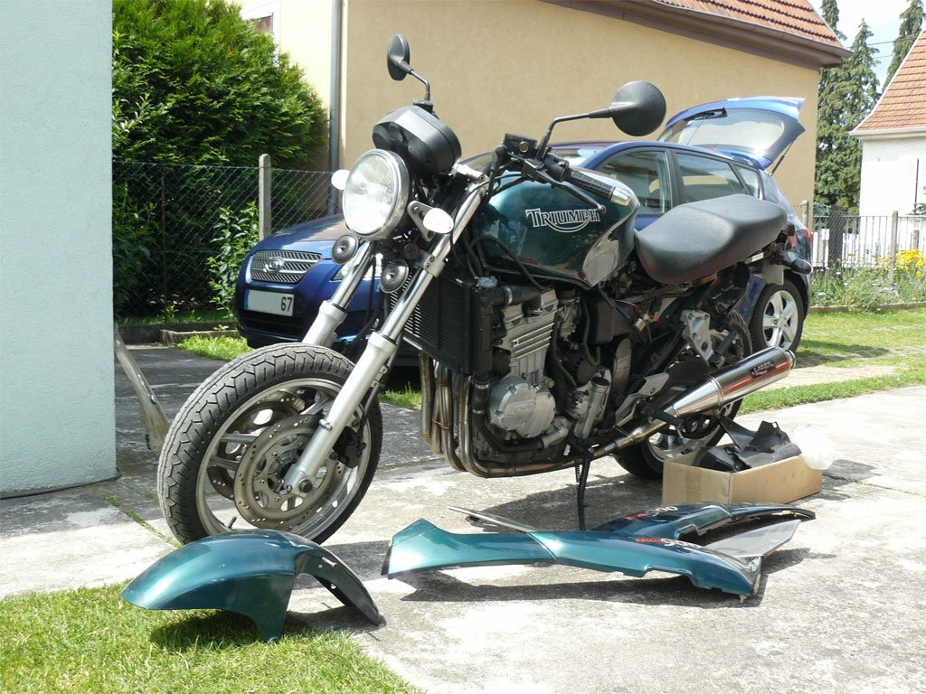 trident-vert.jpg